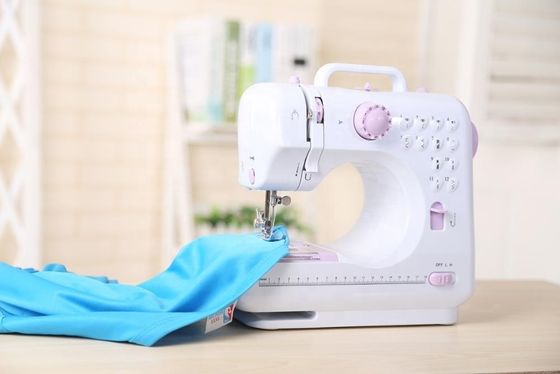 Máquina automática de coser camisas de bolsillo para el hogar con salida CE UFR-705 DC 6V/1200mA