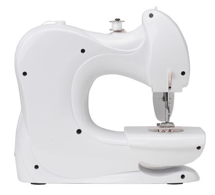 Máquinas de coser eléctricas para espacios pequeños WEBSITE www.ukicra.com Salida CC 6V/1000mA