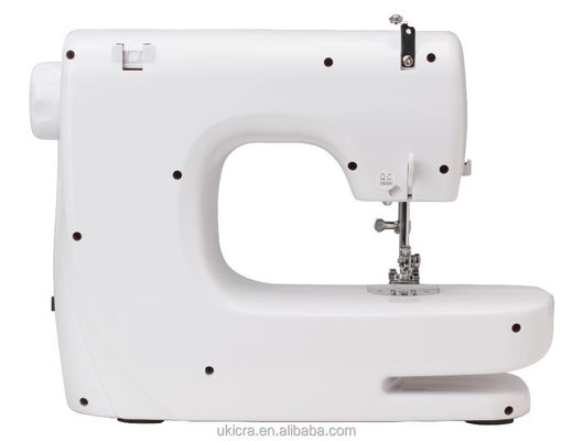 Máquina de coser eléctrica para el hogar con un peso de 2,9 kg y un diseño compacto de 33,5 x 14,5 x 24 cm